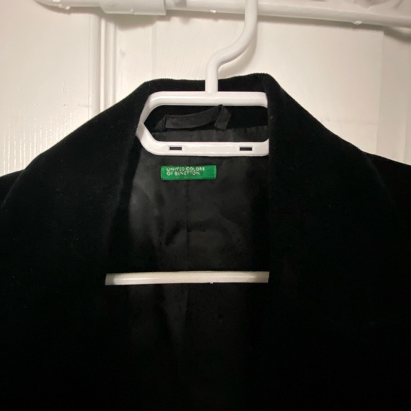 United colours of Benetton black velvet blazer. - Picture 3 of 6